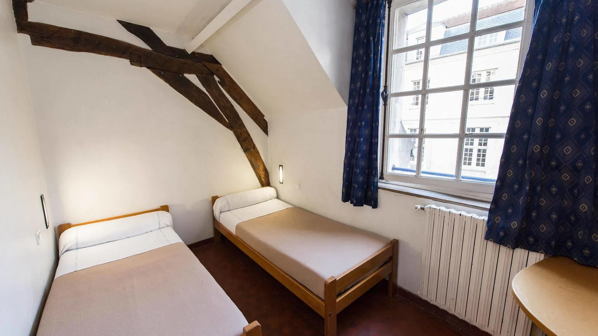 Mije Marais Hostel