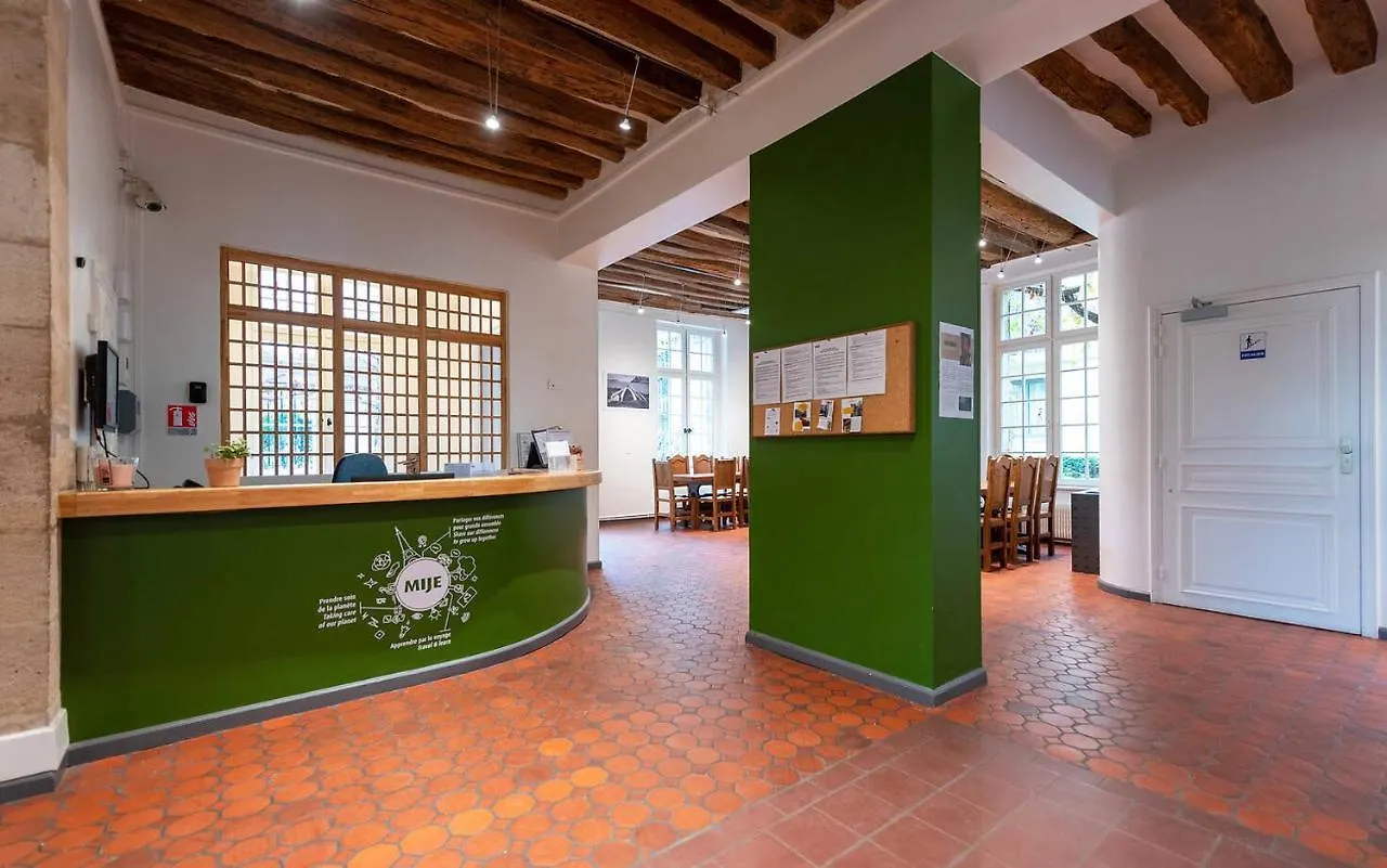 Mije Marais Hostel